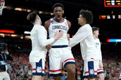 APTOPIX NCAA Illinois UConn Basketball